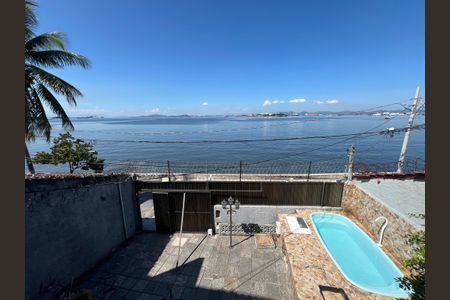 Casa à venda com 600m², 4 quartos e 1 vagaVista