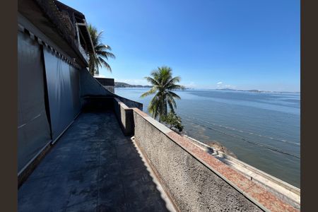 Casa à venda com 600m², 4 quartos e 1 vagaVista