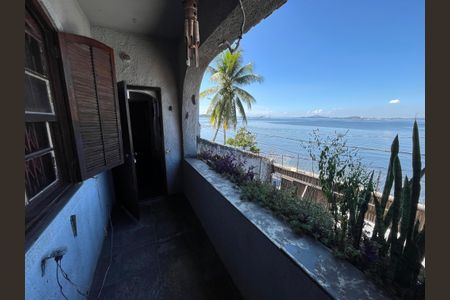 Casa à venda com 600m², 4 quartos e 1 vagaVista