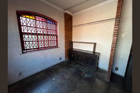 Casa à venda com 600m², 4 quartos e 1 vagaSuíte