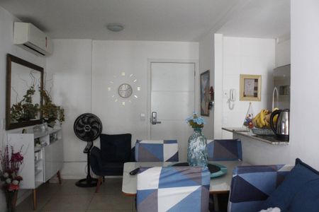 Apartamento à venda com 81m², 2 quartos e 1 vagaSala