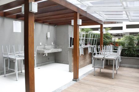 Apartamento à venda com 81m², 2 quartos e 1 vagaÁrea comum