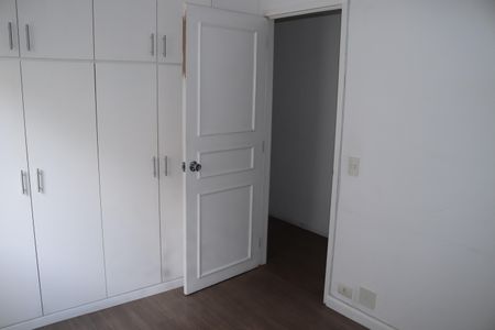 Apartamento para alugar com 222m², 3 quartos e 2 vagasQuarto