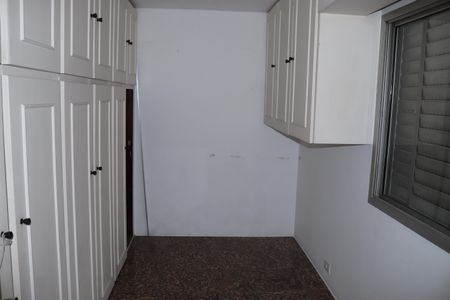 Apartamento para alugar com 222m², 3 quartos e 2 vagasQuarto de Serviço