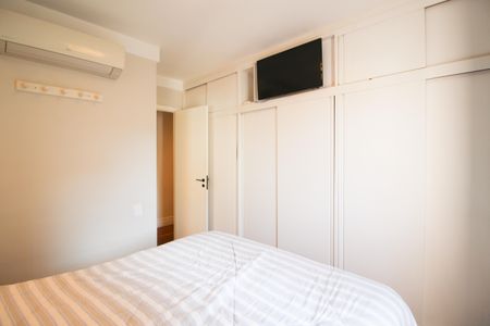 Apartamento à venda com 95m², 2 quartos e 2 vagas Apartamento à venda com 95m², 2 quartos e 2 vagasSuíte