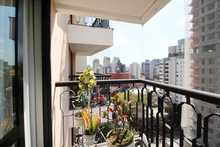 Apartamento à venda com 95m², 2 quartos e 2 vagas Apartamento à venda com 95m², 2 quartos e 2 vagasVaranda