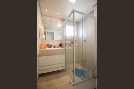 Apartamento à venda com 95m², 2 quartos e 2 vagas Apartamento à venda com 95m², 2 quartos e 2 vagasBanheiro da suíte