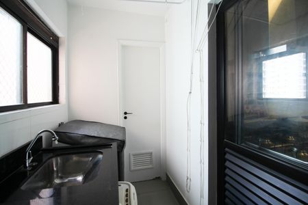Apartamento à venda com 95m², 2 quartos e 2 vagas Apartamento à venda com 95m², 2 quartos e 2 vagasÁrea de Serviço