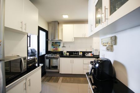 Apartamento à venda com 95m², 2 quartos e 2 vagas Apartamento à venda com 95m², 2 quartos e 2 vagasCozinha