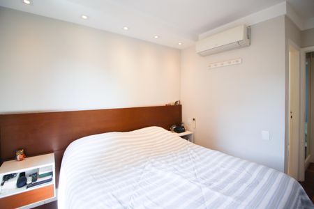 Apartamento à venda com 95m², 2 quartos e 2 vagas Apartamento à venda com 95m², 2 quartos e 2 vagasSuíte