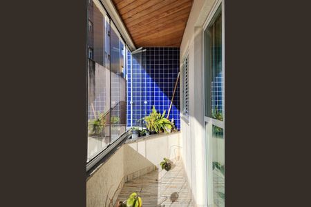 Apartamento à venda com 110m², 3 quartos e 2 vagas Apartamento à venda com 110m², 3 quartos e 2 vagasVaranda