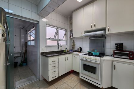 Apartamento à venda com 110m², 3 quartos e 2 vagas Apartamento à venda com 110m², 3 quartos e 2 vagasCozinha