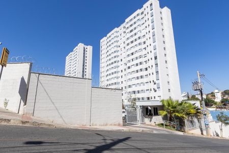 Fachada de apartamento para alugar com 2 quartos, 60m² em Jardim Guanabara, Belo Horizonte