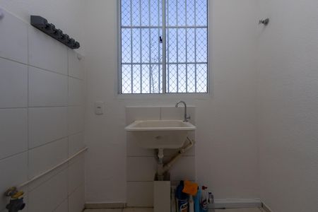 Cozinha e Área de Serviço de apartamento para alugar com 2 quartos, 60m² em Jardim Guanabara, Belo Horizonte