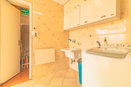 Casa à venda com 158m², 3 quartos e 2 vagas Casa à venda com 158m², 3 quartos e 2 vagasÁrea de Serviço