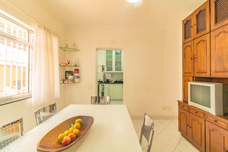 Casa à venda com 158m², 3 quartos e 2 vagas Casa à venda com 158m², 3 quartos e 2 vagasSala de Jantar