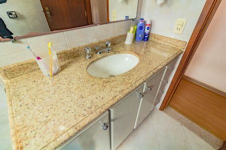 Casa à venda com 158m², 3 quartos e 2 vagas Casa à venda com 158m², 3 quartos e 2 vagasBanheiro