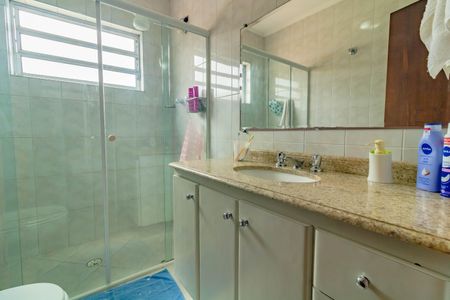 Casa à venda com 158m², 3 quartos e 2 vagas Casa à venda com 158m², 3 quartos e 2 vagasBanheiro