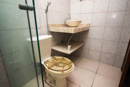 Casa de condomínio à venda com 125m², 3 quartos e 2 vagasBanheiro 2