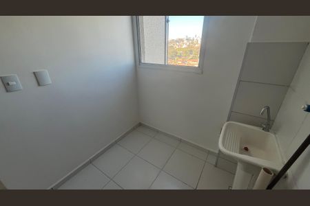 Casa à venda com 48m², 2 quartos e 1 vaga Casa à venda com 48m², 2 quartos e 1 vagaCozinha e Área de Serviço