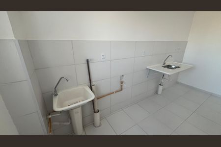 Casa à venda com 48m², 2 quartos e 1 vaga Casa à venda com 48m², 2 quartos e 1 vagaCozinha e Área de Serviço