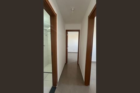 Casa à venda com 48m², 2 quartos e 1 vaga Casa à venda com 48m², 2 quartos e 1 vagaCorredor