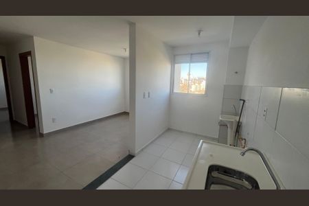 Casa à venda com 48m², 2 quartos e 1 vaga Casa à venda com 48m², 2 quartos e 1 vagaCozinha e Área de Serviço