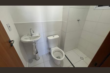 Casa à venda com 48m², 2 quartos e 1 vaga Casa à venda com 48m², 2 quartos e 1 vagaBanheiro Social