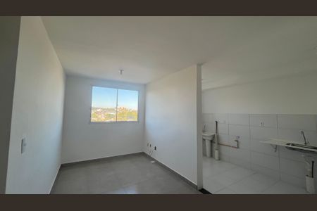 Casa à venda com 48m², 2 quartos e 1 vaga Casa à venda com 48m², 2 quartos e 1 vagaSala