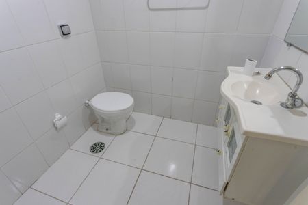 Apartamento à venda com 64m², 2 quartos e 1 vaga Apartamento à venda com 64m², 2 quartos e 1 vagaBanheiro Social