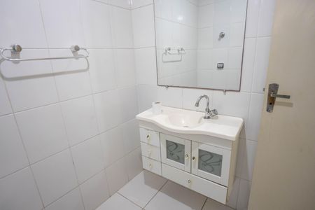 Apartamento à venda com 64m², 2 quartos e 1 vaga Apartamento à venda com 64m², 2 quartos e 1 vagaBanheiro Social