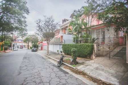 Casa à venda com 290m², 4 quartos e 3 vagasFachada