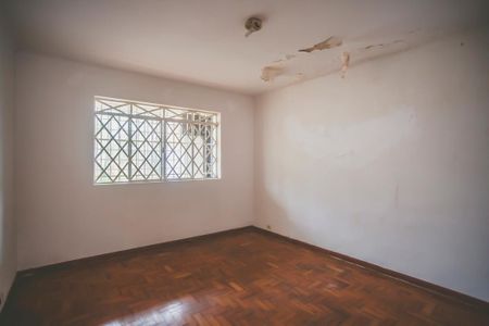 Casa à venda com 290m², 4 quartos e 3 vagasSala