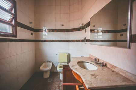 Casa à venda com 290m², 4 quartos e 3 vagasBanheiro