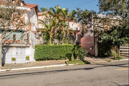 Fachada de casa para alugar com 4 quartos, 290m² em Planalto Paulista, São Paulo