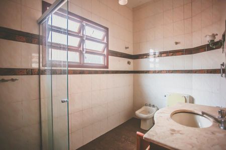 Casa à venda com 290m², 4 quartos e 3 vagasBanheiro