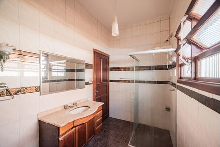 Banheiro de casa para alugar com 4 quartos, 290m² em Planalto Paulista, São Paulo