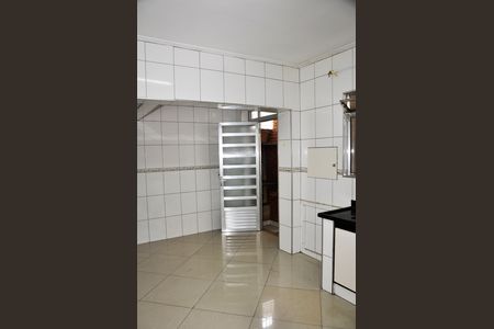 Casa para alugar com 150m², 3 quartos e 2 vagas Casa para alugar com 150m², 3 quartos e 2 vagasCozinha