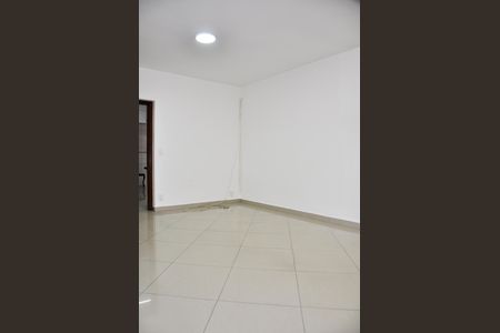 Casa para alugar com 150m², 3 quartos e 2 vagas Casa para alugar com 150m², 3 quartos e 2 vagasSala
