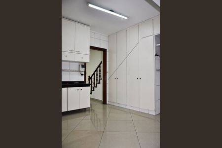 Casa para alugar com 150m², 3 quartos e 2 vagas Casa para alugar com 150m², 3 quartos e 2 vagasCozinha
