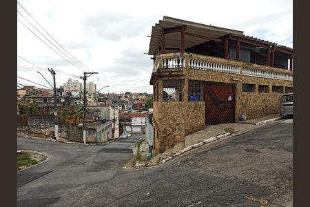 Casa para alugar com 150m², 3 quartos e 2 vagas Casa para alugar com 150m², 3 quartos e 2 vagasFachada
