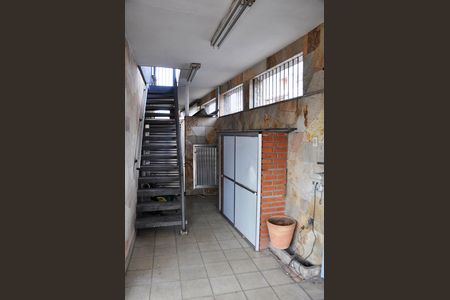 Casa para alugar com 150m², 3 quartos e 2 vagas Casa para alugar com 150m², 3 quartos e 2 vagasEscada para Varanda