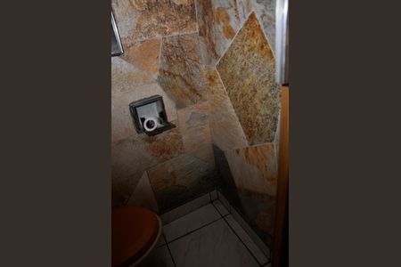 Casa para alugar com 150m², 3 quartos e 2 vagas Casa para alugar com 150m², 3 quartos e 2 vagasDetalhe - Lavabo na Área de Serviço e Churrasqueira
