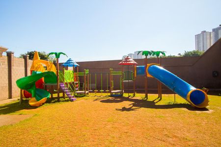 Apartamento à venda com 52m², 2 quartos e 1 vaga Apartamento à venda com 52m², 2 quartos e 1 vagaÁrea comum - Playground