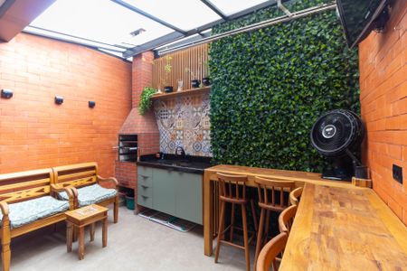 Casa à venda com 110m², 3 quartos e 2 vagas Casa à venda com 110m², 3 quartos e 2 vagasChurrasqueira