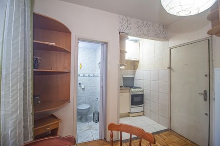 Sala/Cozinha de apartamento à venda com 1 quarto, 25m² em Centro Histórico, Porto Alegre