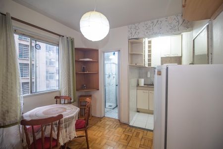 Sala/Cozinha de apartamento à venda com 1 quarto, 25m² em Centro Histórico, Porto Alegre
