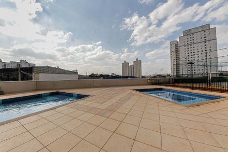 Apartamento para alugar com 45m², 2 quartos e 1 vaga Apartamento para alugar com 45m², 2 quartos e 1 vagaÁrea comum - Piscina