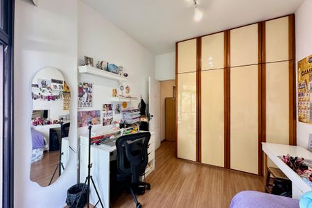 Apartamento à venda com 127m², 3 quartos e 2 vagas Apartamento à venda com 127m², 3 quartos e 2 vagasQuarto 1