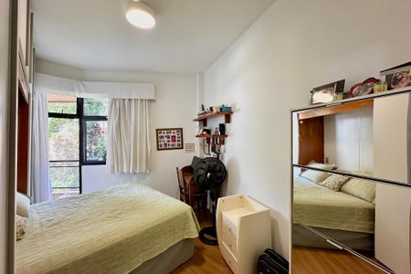 Apartamento à venda com 127m², 3 quartos e 2 vagas Apartamento à venda com 127m², 3 quartos e 2 vagasSuíte